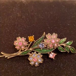 Flower pin